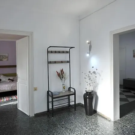 Baldoyra De Feriehus Figueres (Girona)